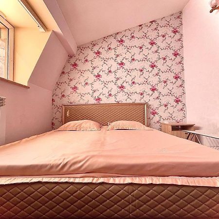 Crystal Villa Hotel Yerevan Ngoại thất bức ảnh